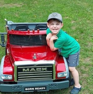 Meet your Posher, Dana